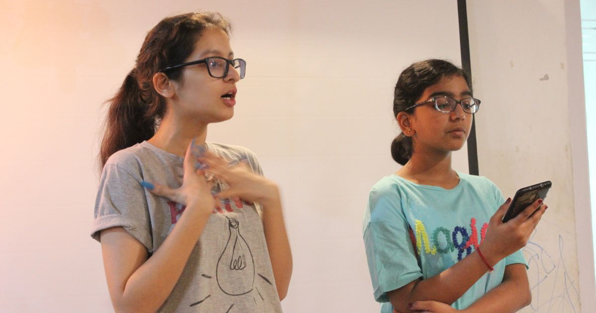 Showcase-day pitch in front of an audience